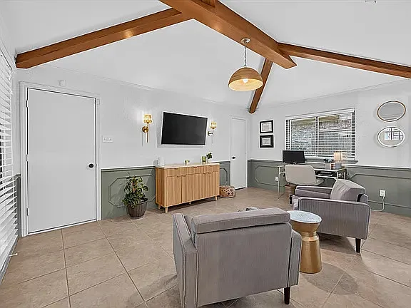 2226 Carmel Dr — Photo 5