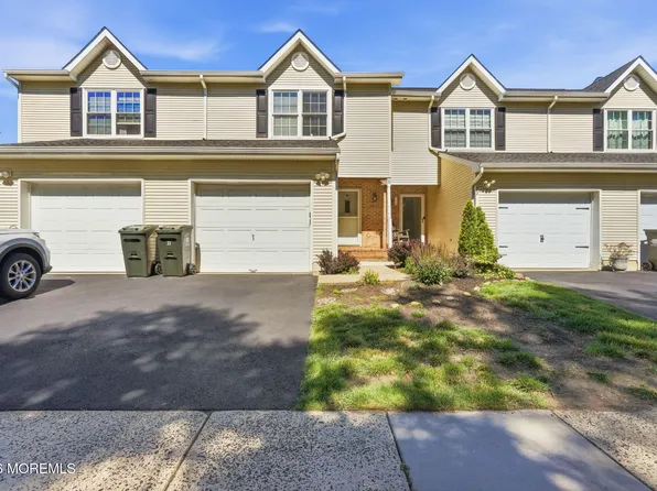 23 Lucia Court, Aberdeen, NJ 07747