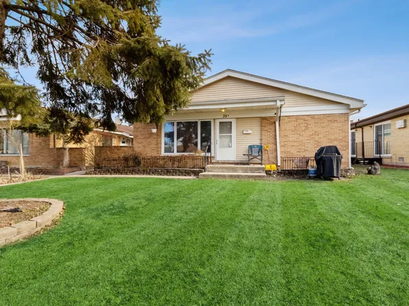 35 N May St, Addison, IL 60101