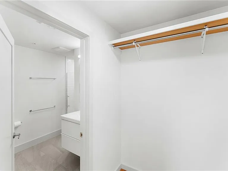 31 Parade St #402 — Photo 12