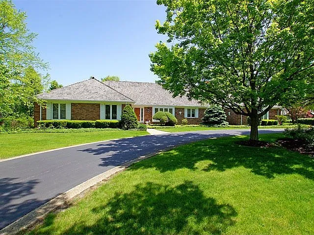 1989 Abbotsford Dr photo 1