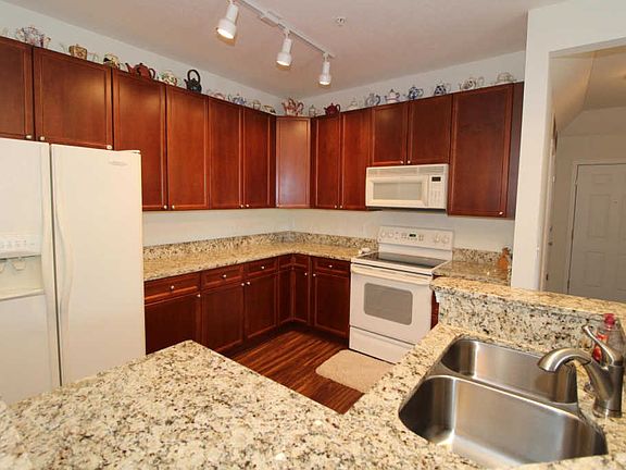 5th image of 7748 Essex Gate Dr S
