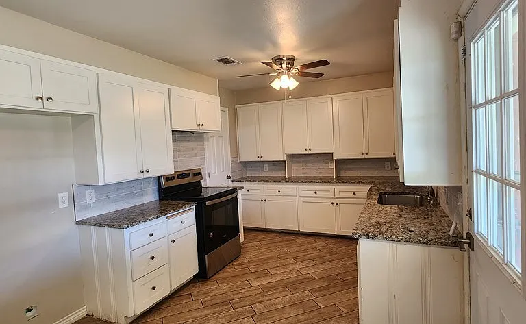 2601 Bedford Dr — Photo 5
