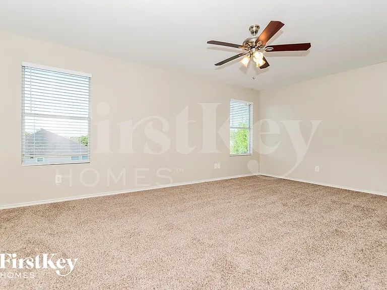 2801 Spencer Cir — Photo 8