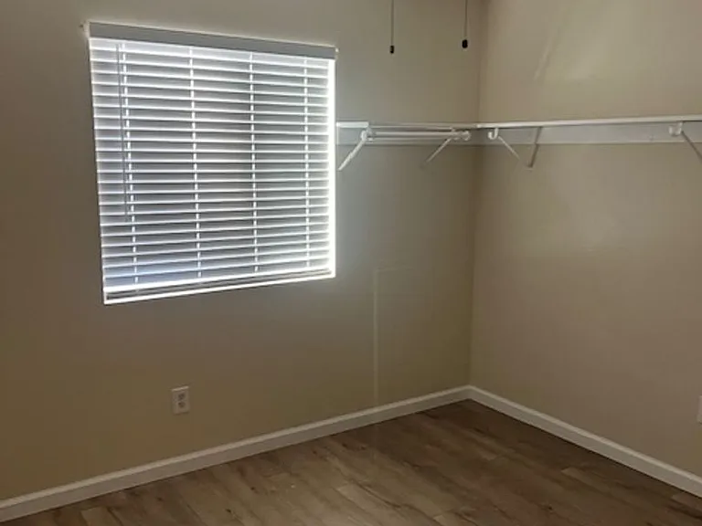 1480 Bentley Dr — Photo 8