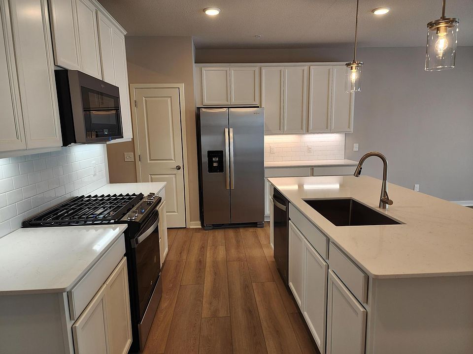 1st image of 4782 Airlake Dr
