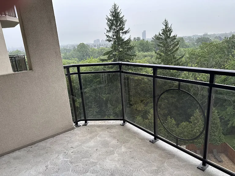 8 Maison Parc Ct #616 — Photo 21