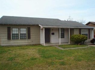 2306 8th St, Port Neches, TX 77651