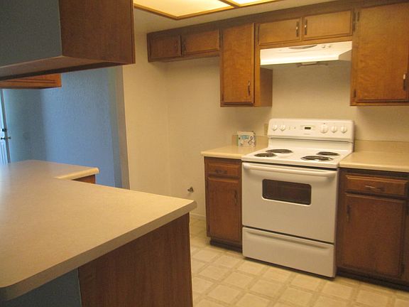 2nd image of 709 Deseret Way APT B