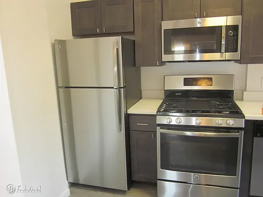 Rented by Kian Realty | media 42