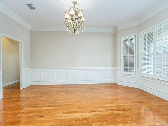 5th image of 1351 Conservancy Dr E