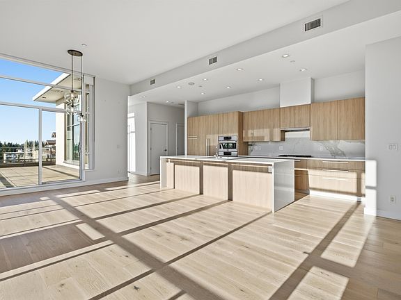 5th image of 1295 Conifer St #Penthouse 504