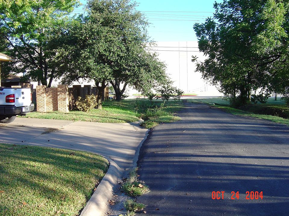 Side-dead end on Waddill
