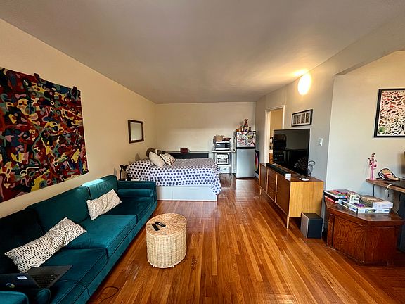 5th image of 250 Clarkson Ave APT 717