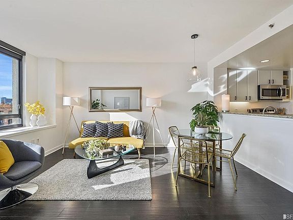 2nd image of 260 King St Unit 645