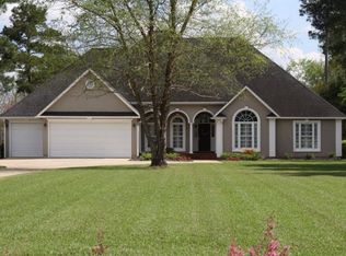 1014 River Pointe Dr, Albany, GA 31701