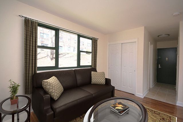 2nd image of 200 Beacon Hill Dr APT 9D1