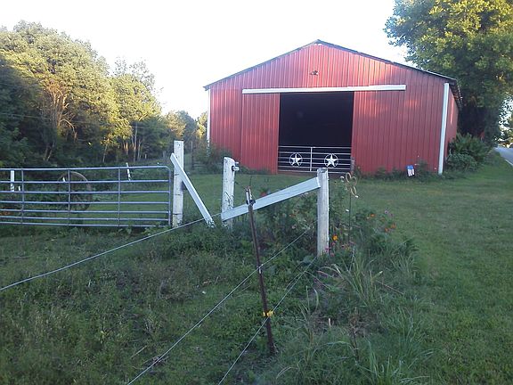 3rd image of 1395 Shepardsville Hwy