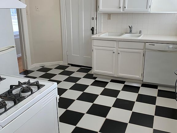 5th image of 716 Dolores St
