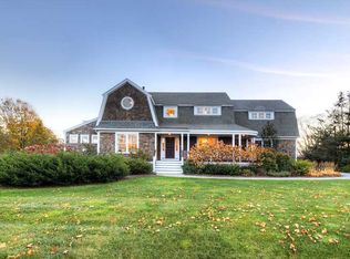 167 Black Point Ln, Portsmouth, RI 02871