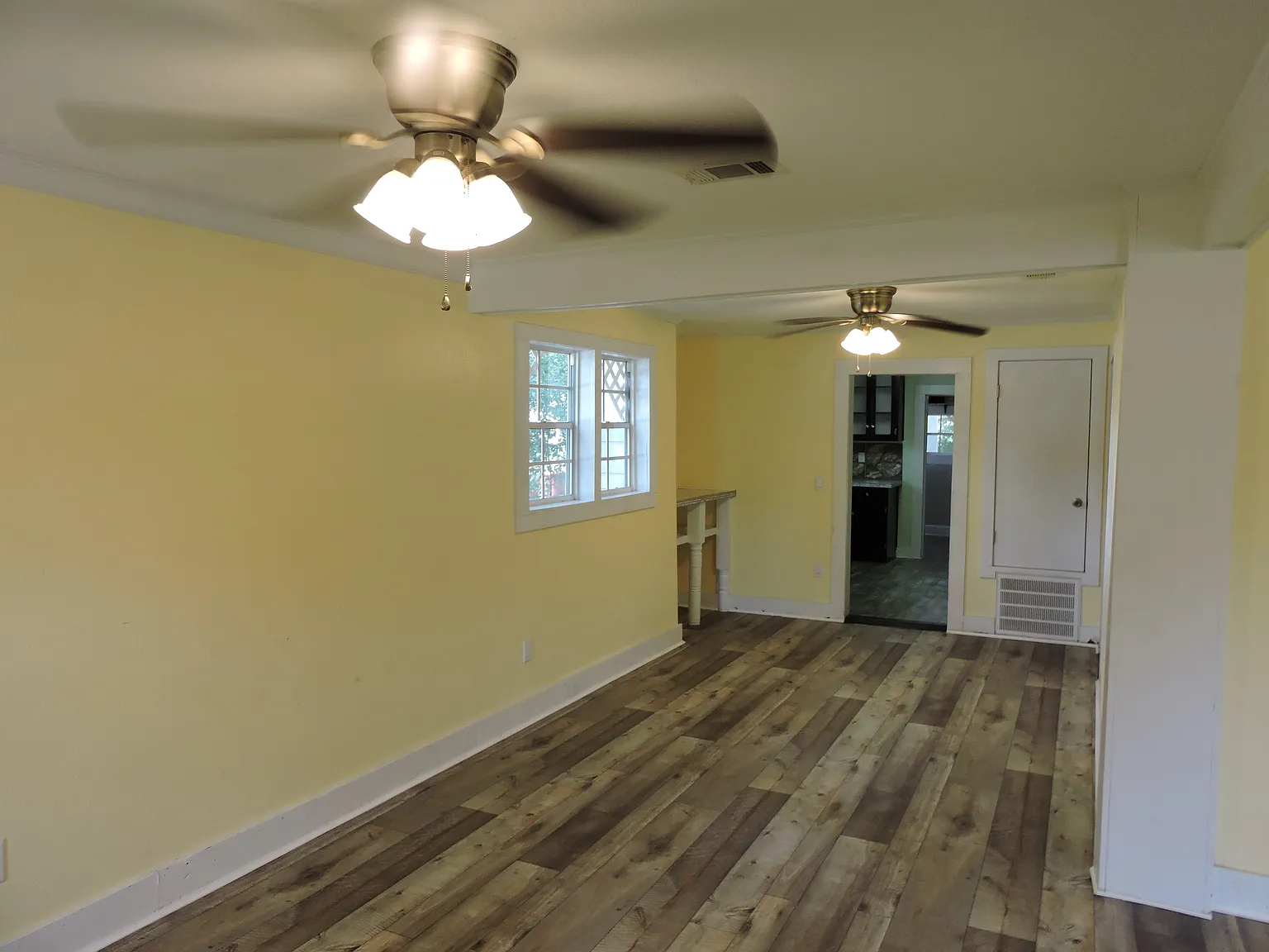 2 bed, 1.0 bath, 1343 sqft, $1,250 — Photo 2