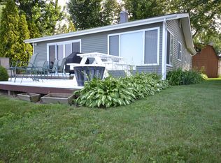 640 Lane 275 Turkey Lk, Hudson, IN 46747