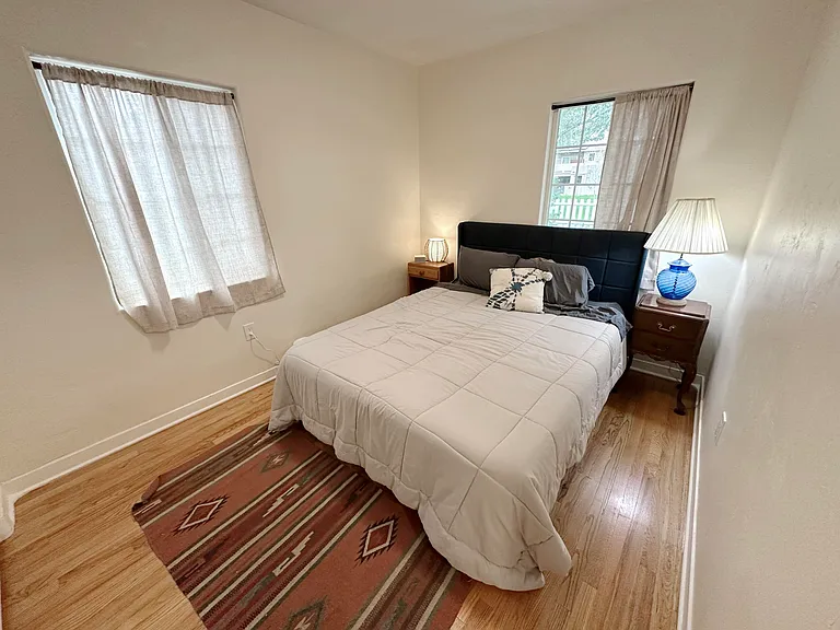 801 Solano Dr NE — Photo 10