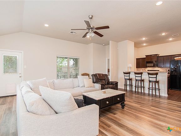 4th image of 2314 Carriage House Dr