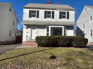 4297 Groveland Rd, University Heights, OH 44118