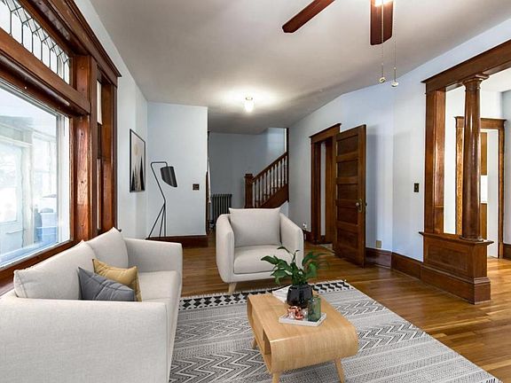 3rd image of 303 Dewey St
