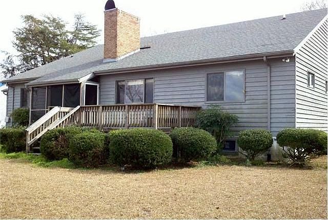 2nd image of 610 Madam Moores Ln