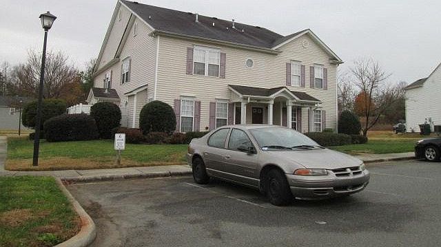 2nd image of 1815 Bowery Ct