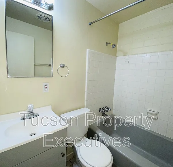 3131 N Treat Ave E — Photo 8