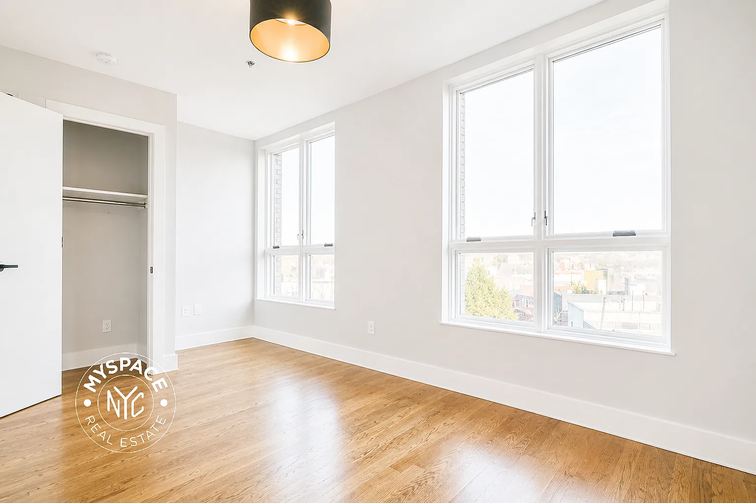 680 East 21st Street — Photo 3