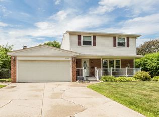 35309 Grand Prix Dr, Sterling Heights, MI
