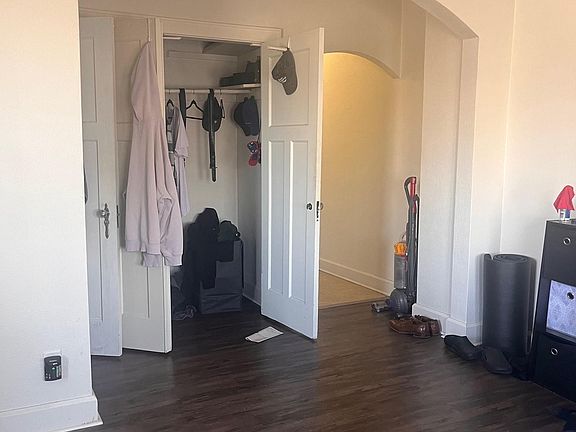 3rd image of 615 N Dubuque St #5