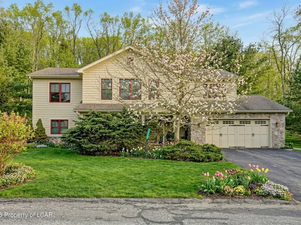 265 Longview Dr, Lake Harmony, PA 18624