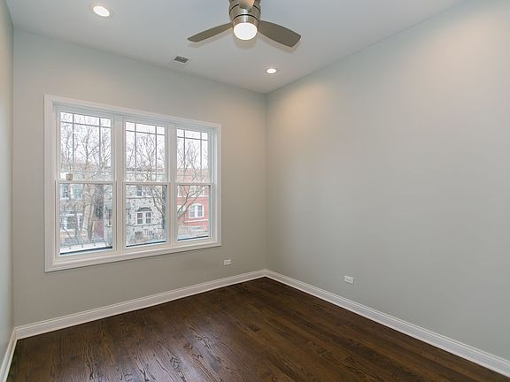 3rd image of 3531 W Le Moyne St #2