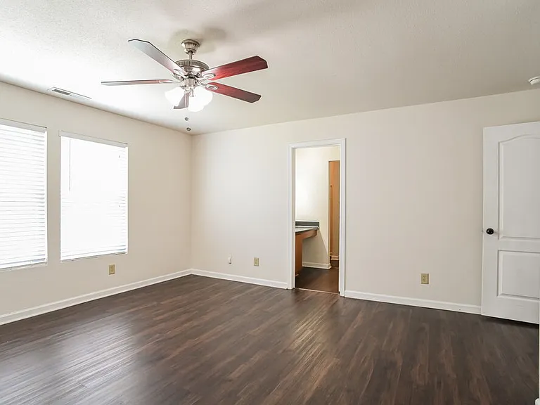 4532 Stone Mountain Dr — Photo 11