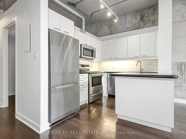 955 Queen St W #311 — Photo 16