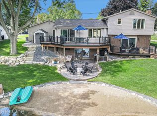 3980 Araby Ct, Highland, MI