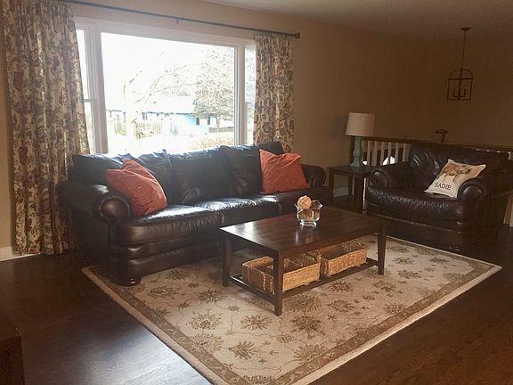 Living Room 25x12