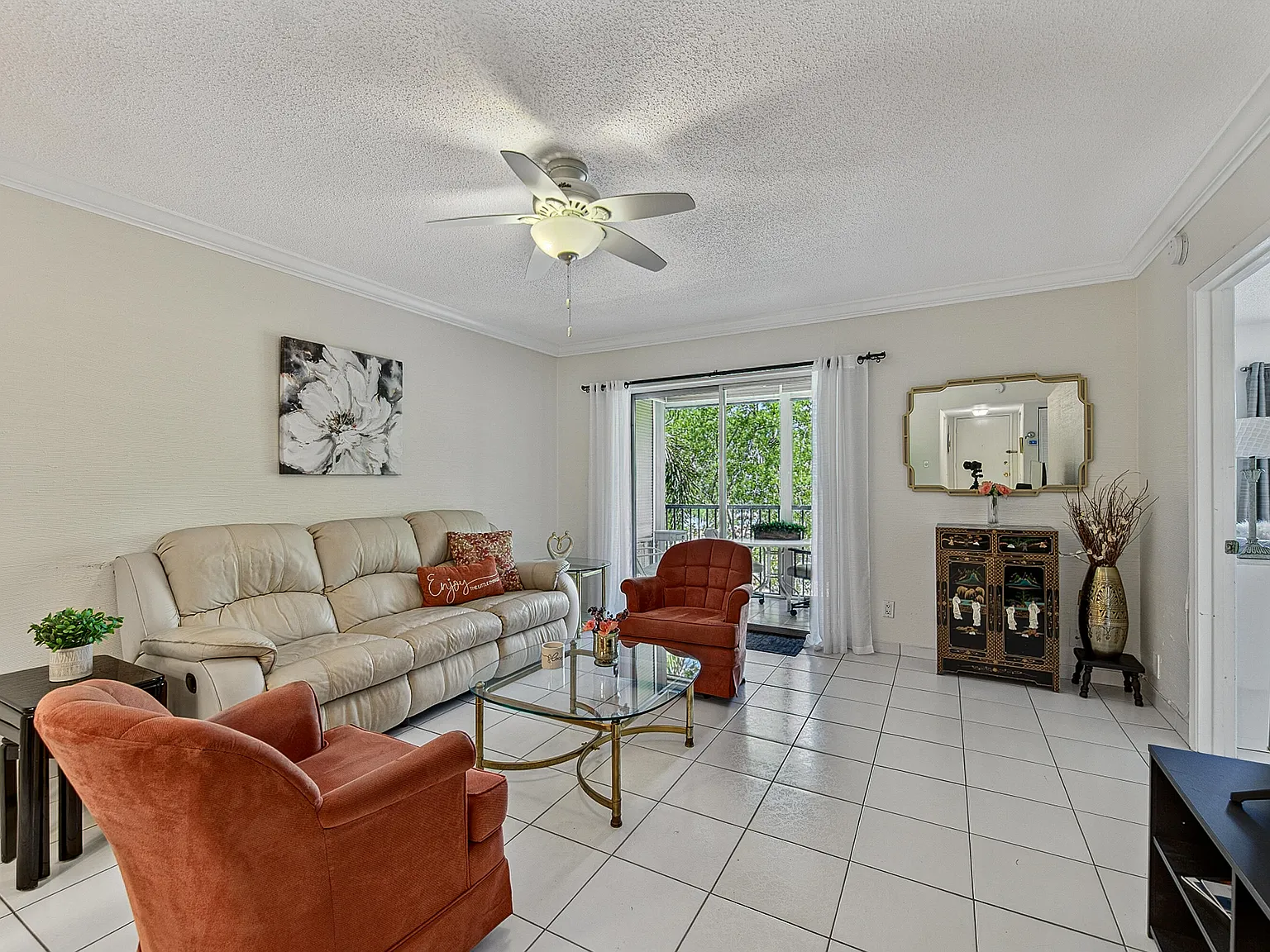 2 bed, 2.0 bath, 880 sqft, $2,750 — Photo 2