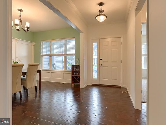 5th image of 634 Meadowview Dr
