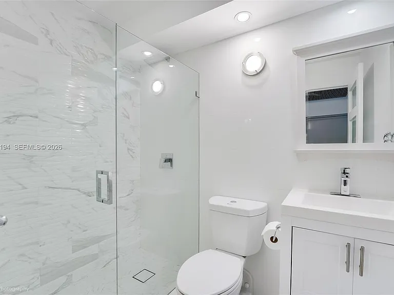 6039 Collins Ave #1222 — Photo 14