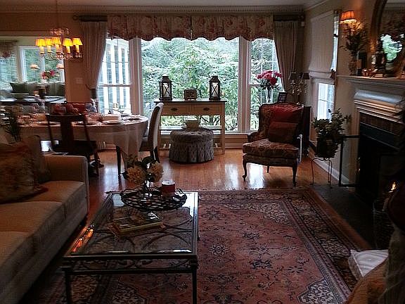 3rd image of 400 Nanny Hagen Rd