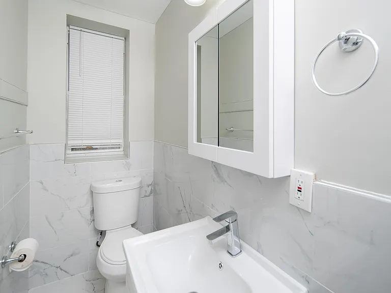 2326 15th St #1 — Photo 10