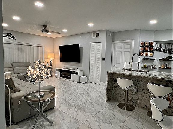 2nd image of 2109 Tuscany Way #2109