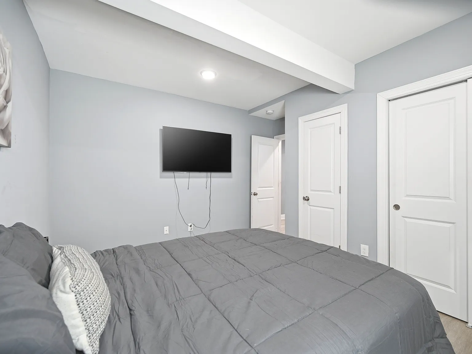 2 bed, $2,300 — Photo 2