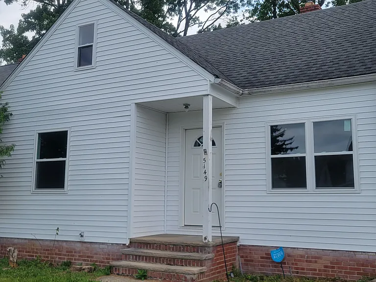 5149 Clement Ave — Photo 1